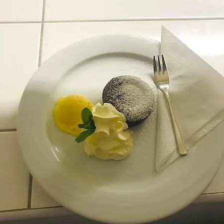 Laguna & Restaurant Ξενοδοχείο *